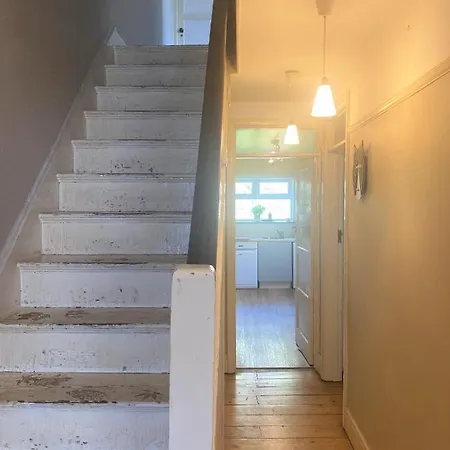 Дом отдыха Colourful Vintage-styled In Lovely Southville Бристоль