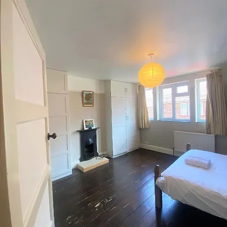 Colourful Vintage-styled In Lovely Southville * Μπρίστολ