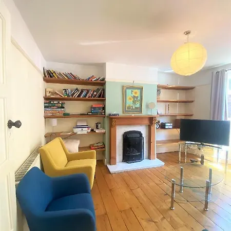 Colourful Vintage-styled In Lovely Southville بيت للعطل *