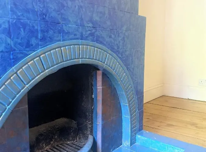 Colourful Vintage-styled In Lovely Southville *