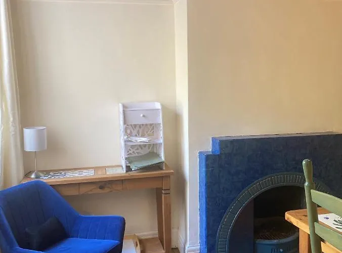 Colourful Vintage-styled In Lovely Southville * Bristol