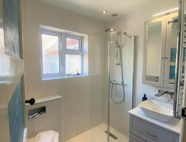 Colourful Vintage-styled In Lovely Southville Bristol